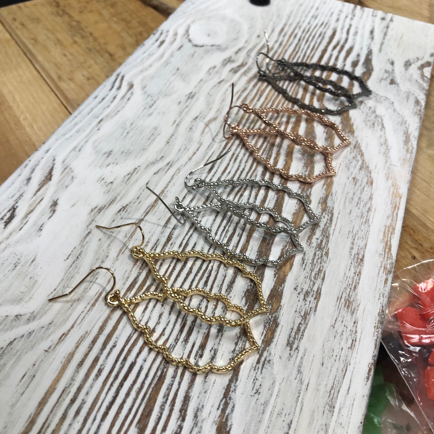 Darling Thin Metal Earrings Hang Open