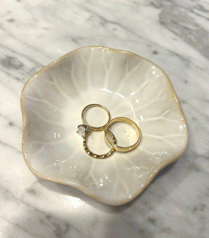 🌺🍍White Shell Ceramic Jewelry Ring Holder PRE ORDER