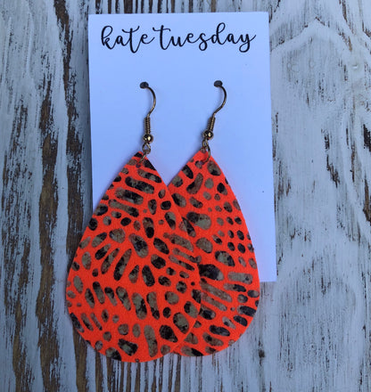 Spotted Leather Hang Earrings