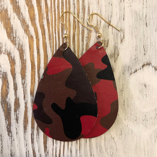 Red Camo Oval Hang Leather Earrings